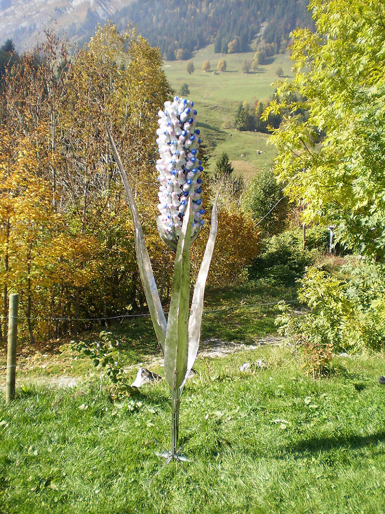 Fleur d'amour I, h 240 cm, 2010, Berner Oberland 